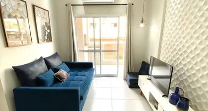 Apto novo e arejado com uma ampla sacada