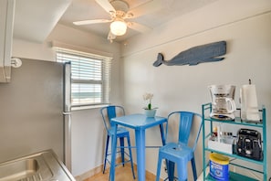 Dining - Daytona Beach Condo w/ Smart TV, Steps to Ocean (Daytona Beach)