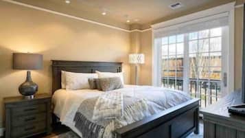 1 habitación, tabla de planchar con plancha, wifi gratis y ropa de cama