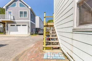 Property grounds - 1 Minute to downtown Mystic (Stonington)