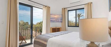 2 soverom, strykejern/-brett, reiseseng for barn og wi-fi