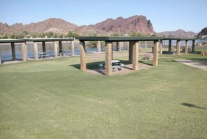 Outdoor dining - BRAND NEW 🌟Spacious🌟  Parker Strip Oasis TONS OF BOAT PARKING  (Parker)