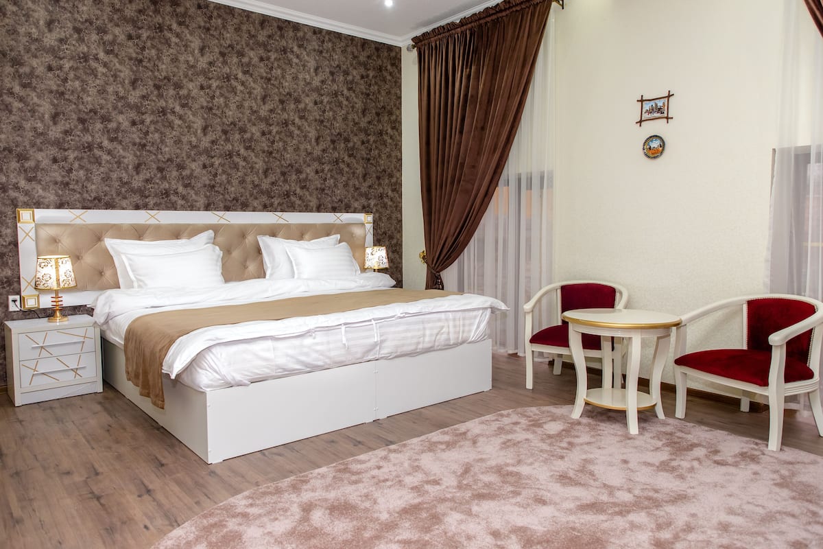 Standard Double or Twin Room | Egyptian cotton sheets, premium bedding, blackout curtains