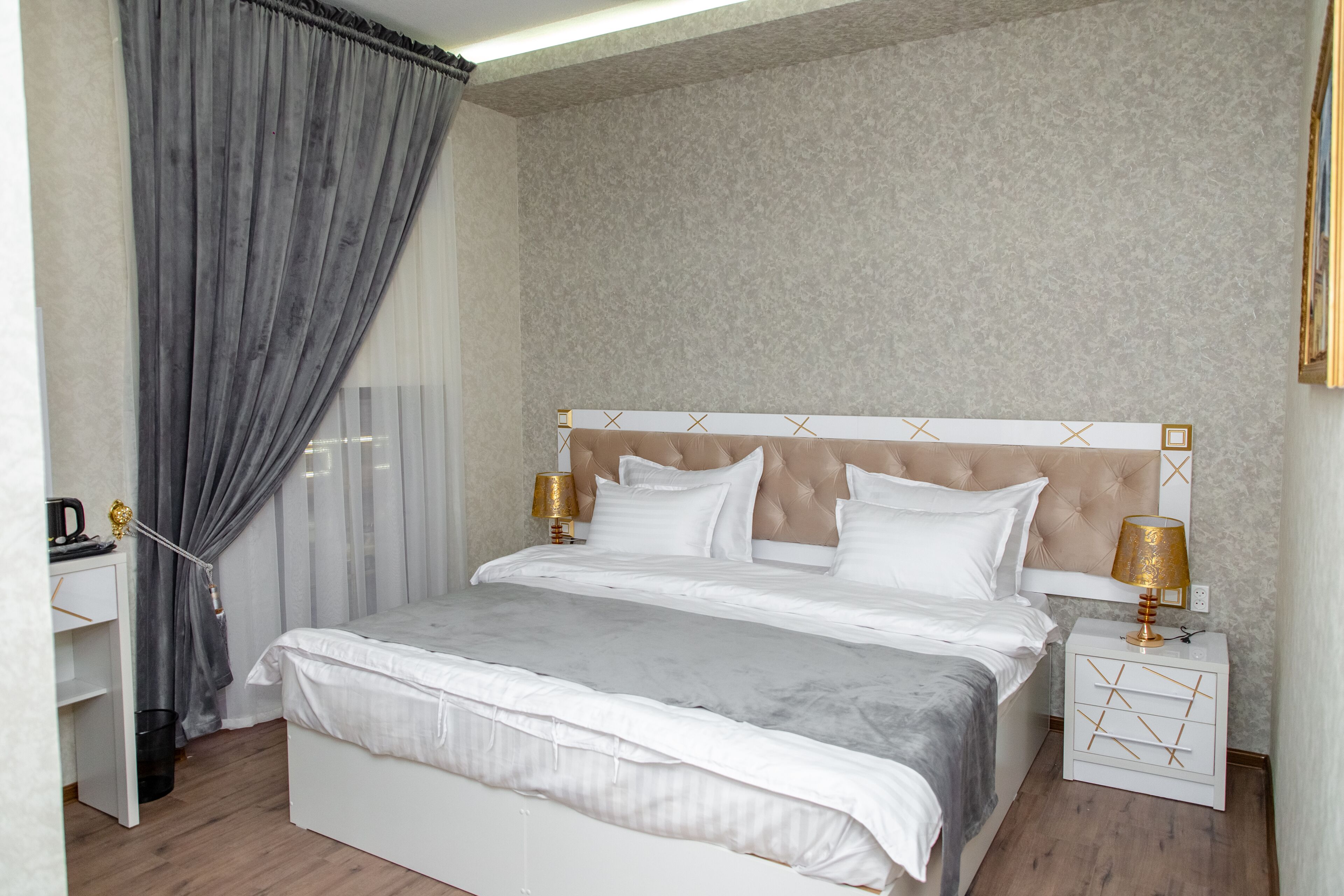 Photo - The Royal Hotel