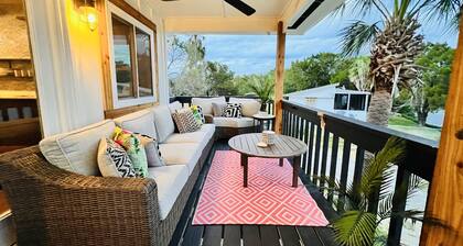 The Pink Palm - Waterfront - Boat & RV’s Welcome!