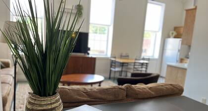 Brickhaven Loft on Historic Main Street - walk to Spring River, State Park, more