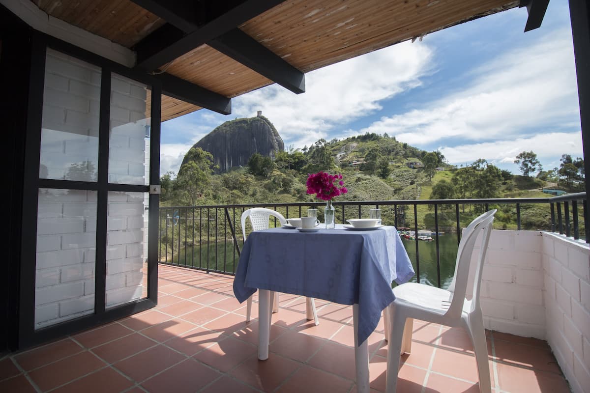 Suite | 1 bedroom, premium bedding, down comforters, minibar
