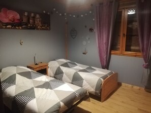 3 habitaciones, tabla de planchar con plancha, cuna de viaje y wifi