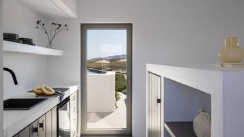 Superior Suite, Sea View | Private kitchen | Mini-fridge, stovetop, espresso maker, electric kettle