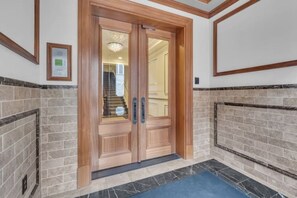 Interior - Bright and Airy Lux Apartment Near Hospitals (Baltimore)