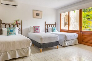 传统联排别墅 | 浴室 | 吹风机