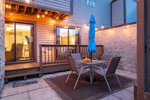 Outdoor dining - New!-Rare Private Patio, Minutes Walk to OC Beach (Ocean City)