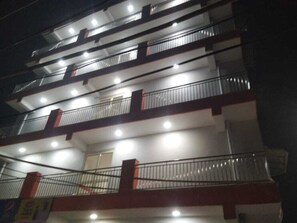 Overnatningsstedets facade