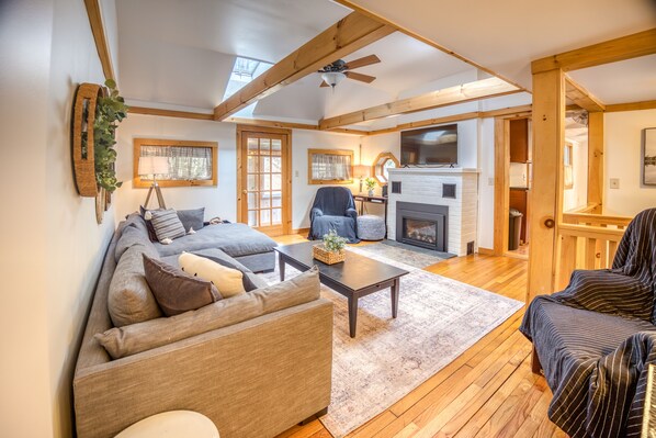 Smart TV, fireplace, books