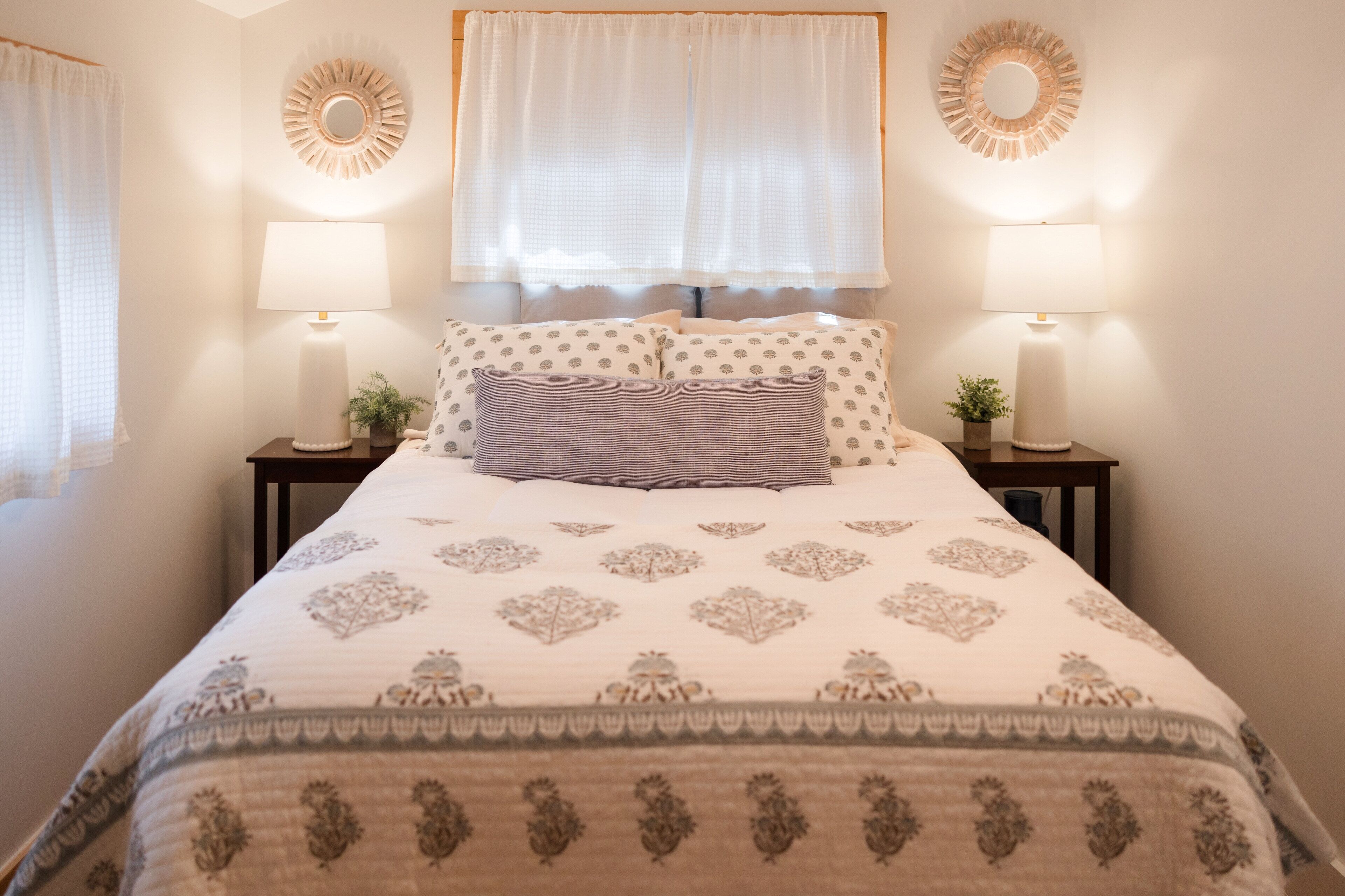 3 bedrooms, travel cot, free WiFi, bed sheets