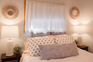 3 bedrooms, travel cot, free WiFi, bed sheets
