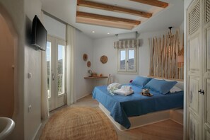 5 bedrooms, in-room safe, iron/ironing board, travel crib