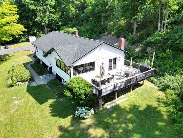 屋外ダイニングエリア