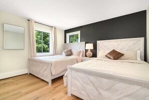 5 室のベッドルーム、旅行用ベビーベッド、WiFi、ベッドシーツ