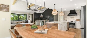 Sleeps 18!Bring or rent a boat, pool table, 2 kitchens, large area to entertain.