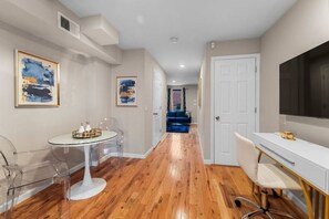 Interior - Student living - parking 2BR, 2.5BA near JHU (Baltimore)