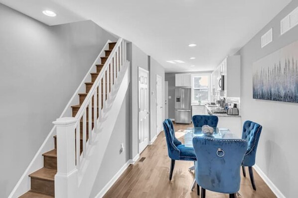 Interior - Walk to JHMC 2BR/2.5BA with Parking (Baltimore)