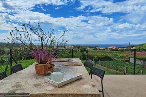 Outdoor dining - Desconectaengalicia Casa A de Lola (Sanxenxo)