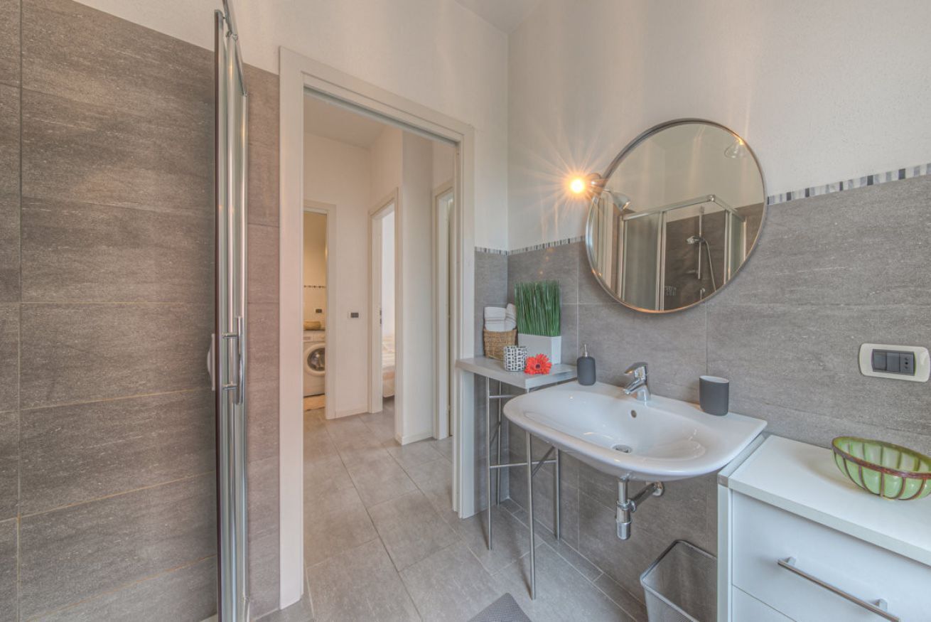 Dusche, Haartrockner, Bidet, Handtücher