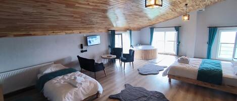 Suite Deluxe, no fumadores, vistas al río | 1 dormitorio, sistema de insonorización, wifi gratis y ropa de cama