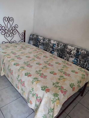 2 makuuhuonetta, Wi-Fi, vuodevaatteet