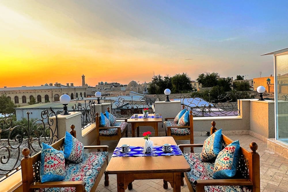 Bobosh Hotel