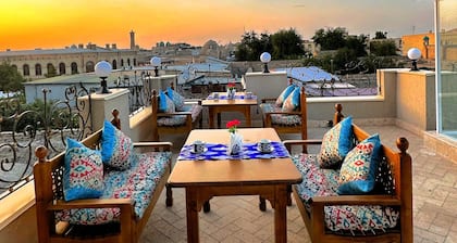 Bobosh Hotel