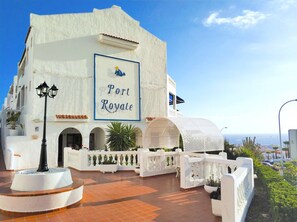 Front of property - PORT ROYALE Apartments (Arona)