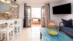 Family Apartment | In-room safe, iron/ironing board, WiFi (free), bed sheets - PORT ROYALE Apartments (Arona)