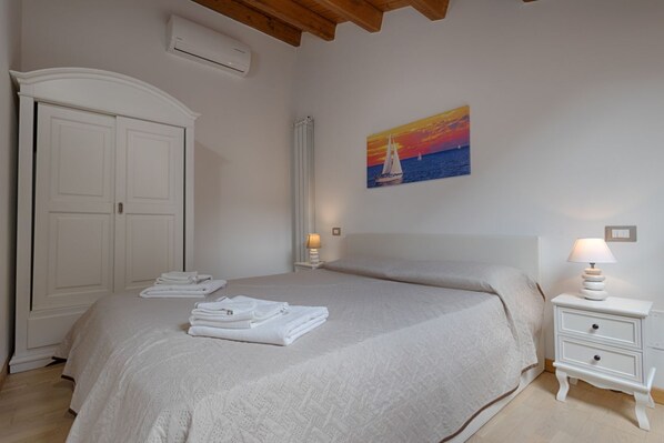 1 bedroom, iron/ironing board, Internet, bed sheets