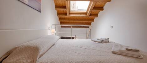1 bedroom, iron/ironing board, Internet, bed sheets