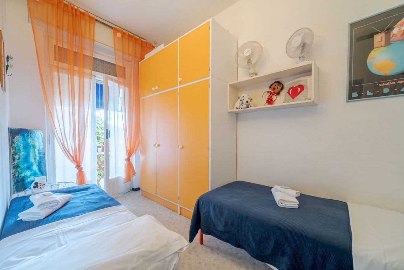 2 bedrooms, iron/ironing board, WiFi