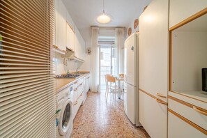 Interior - GuestHost - Cozy apartment is located in a strategic position to visit the renowned Ligurian Riviera, suitable for families or groups of friends. Convenient for visiting the nearby towns of the Gulf of Tigullio, such as Chiavari, Santa Margherita and Por (Lavagna)