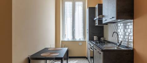 Microondas, horno y parrilla de estufa