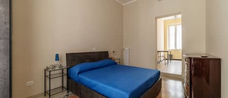 1 bedroom, iron/ironing board, Internet, bed sheets