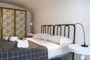 1 habitación, tabla de planchar con plancha y wifi 
