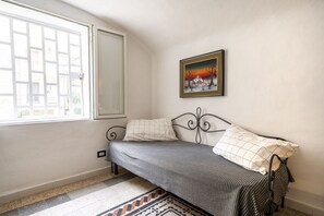 1 bedroom, iron/ironing board, WiFi