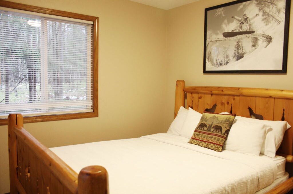 Sleeps 8! Mountain Escape + Pool & Hot Tub Access