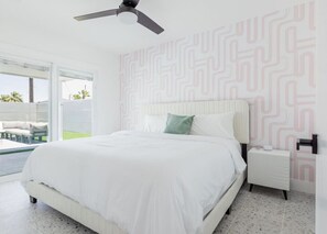 3 bedrooms, desk, iron/ironing board, travel crib - Palm Vista: Chic Palm Springs Oasis (Palm Springs)