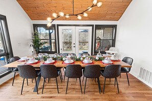 Dining - Treetop Lakehouse |Hot Tub+Sauna+Games+Kayak (Rosman)
