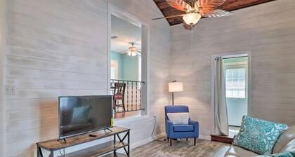 Cozy pool house minutes to the Zoo!