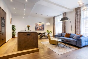 独特公寓, 3 间卧室, 双浴室 | 起居区