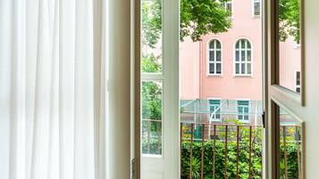 Exclusive Apartment, 3 Bedrooms, 2 Bathrooms | Terrace/patio