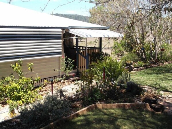 Property grounds - Single Woolooga Australia (woolooga)