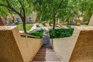 Property grounds - Charming 2BR Retreat in Prime Scottsdale Location (Scottsdale)